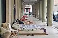 Sono maschi, giovani ed extracomunitari: ecco il profilo dei (tanti) senza fissa dimora a Catania