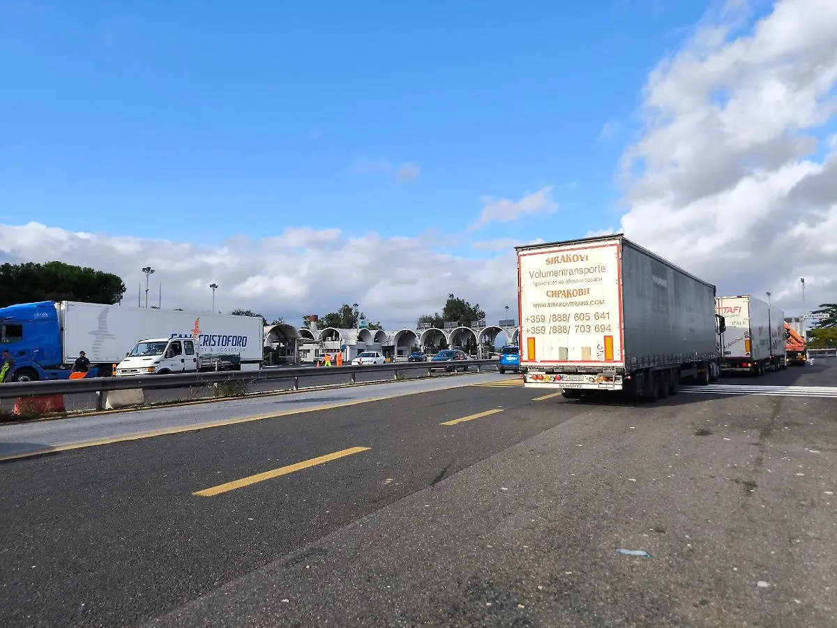 Catania, tra gli autotrasportatori ai caselli di San Gregorio: tutti i ...