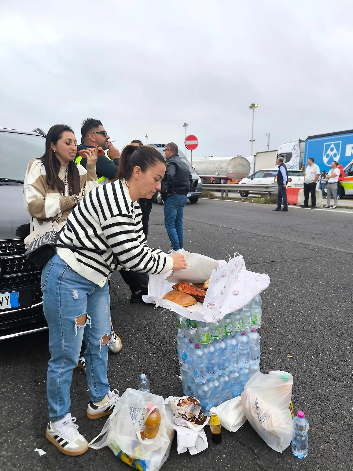 Catania, ai caselli di San Gregorio giovani e gente comune a sostegno ...