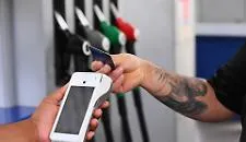 Carburanti ancora in aumento: in un mese la benzina costa 5,5 cents in pi&ugrave;