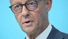 Merz attacca l&rsquo;AfD al Bundestag: &laquo;La vostra remigrazione non &egrave; altro che una pulizia etnica&raquo;