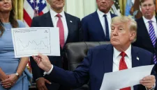 Trump frena i raid di Kiev sulle raffinerie russe: &laquo;Questa guerra assurda deve finire&raquo;