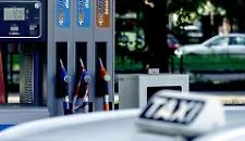 Gasolio, mossa strategica del G7: piano da 100 milioni di barili per abbattere i costi al distributore