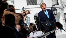 Trump, in campagna elettorale, attacca Parigi: &laquo;Proteste colpa di islam e immigrati&raquo;