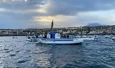 Il mare di Catania abbraccia la Madonna "bambina": la immagini della suggestiva processione delle barche