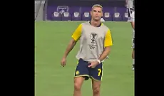 Ronaldo ma che fai? Il pubblico inneggia a Messi e CR7 risponde come all'osteria: il video fa il giro del web