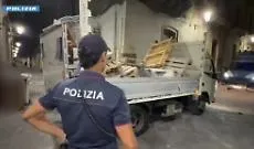 Catania, San Berillo ripulito: operazione con sequestri di droga, espulsioni e cinque camion di rifiuti