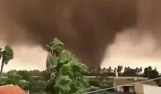 Marsala: la forza impressionante del tornando, il vortice inarrestabile travolge di tutto