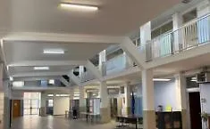 La campanella torna a suonare: dopo l'incendio una scuola di Gela prova a ripartire