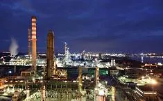 Petrolio, la raffineria Isab vola: produce 320mila barili al giorno, ma rimane l'incognita del contratto Trafigura