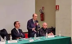 Schifani iperattivo, altro che dimesso. Ma gli alleati stanno sondando l&rsquo;ipotesi Mul&egrave;