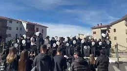 L'omicidio a Capizzi, palloncini bianchi e l'&laquo;arrivederci&raquo; dei compagni di scuola per Giuseppe  (video)