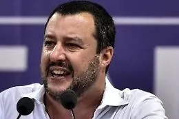 Covid, Salvini mette di mezzo i migranti: &laquo;I siciliani non possono uscire, loro possono entrare?&raquo;