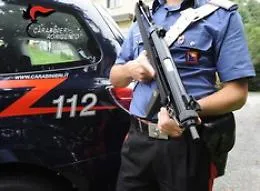 Licata, carabinieri accerchiati e aggrediti da una famiglia che voleva &ldquo;difendere&rdquo; ricercato