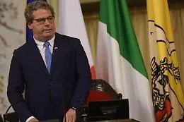 Covid, vaccino per i deputati Ars: lo "scatto" di Gianfranco Miccich&egrave;