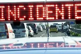 Tangenziale, auto contro moto
Centauro gravemente ferito