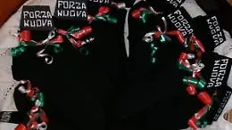 Trappeto, ai bambini calze della Befana con logo Forza Nuova: &egrave; polemica