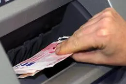 Incassavano titoli di credito con documenti falsi: arresti anche a Siracusa