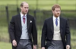 Royal Family, l'amarezza di William: &laquo;Non potr&ograve; pi&ugrave; tenere il braccio sulle spalle di mio fratello&raquo;