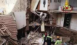 Crollo, crepe e vibrazioni da tempo e intanto la talpa "scavava"