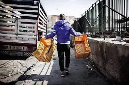 Catania: manda il figlio di 15 anni a lavorare per pochi euro, denunciata