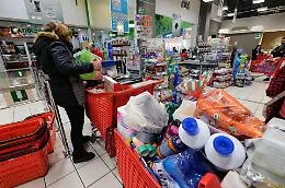 Coronavirus, la folle corsa (inutile) ai supermercati di tutta la Sicilia