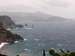 Eolie isolate per il maltempo: forte vento e mare mosso