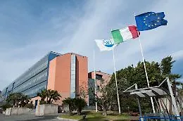 S&igrave; all'accordo sindacale con la societ&agrave; farmaceutica Sifi: esuberi ridotti da 52 a 39, ma quasi met&agrave; dei dipendenti non vota