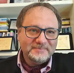 Coronavirus, l'allarme del sociologo: &laquo;Le fake news usate per indebolire l'Italia&raquo;