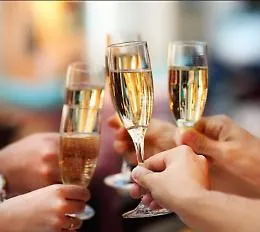 Coronavirus, festeggiano amico 18enne e postano su Fb: &laquo;Non abbiamo paura&raquo;
