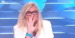Sorpresa e lacrime per Mara Venier a Domenica In: &laquo;Tutti i nonni mi possono capire&raquo;