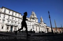 Coronavirus, l'Italia comincia a riaprire attivit&agrave; ma non ovunque