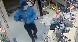 Marsala, rapina a una farmacia: &laquo;C'&egrave; fame datemi i soldi&raquo;