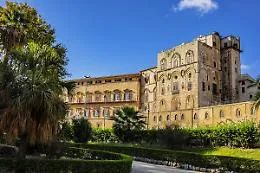Sicilia, legge di stabilit&agrave;: taglio dei canoni passivi del 5%, ma aumento del 20% per quelli attivi