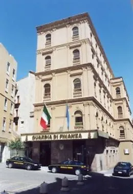 San Leone, rissa per uno sguardo di troppo