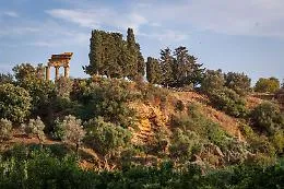 Valle dei Templi, la magia delle "Sere FAI d&rsquo;Estate" accende la Kolymbethra e Case Montana
