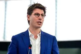 Ignazio Corrao sospeso dal M5S: vot&ograve; contro pacchetto covid che prevedeva il Mes