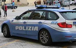 Migranti fuggono dalla quarantena a Cannatello e si scontrano con la Polizia