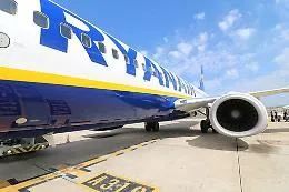 Catania, l'hostess con la febbre non ha il covid: sospiro di sollievo in aeroporto