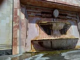 Catania, fontana del Tondo Gioeni: icona dello stato in cui versa la citt&agrave;