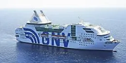 Migranti, ancora una fuga in massa dalla nave quarantena