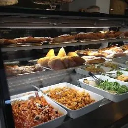 Cibi e bevande serviti senza mascherine in noto bar catanese: attivit&agrave; sospesa