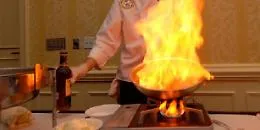 Palermo, sposa investita dalla fiammata del flamb&eacute; e si ustiona il viso