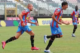 Calcio Catania, Claiton salva i rossazzurri nel finale: solo un "pareggino" all'esordio