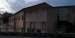 Migranti in fuga da "Villa Sikania": poliziotto resta ferito