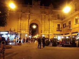 Botte agli stranieri per odio razziale
Tre arresti della Polizia a Marsala