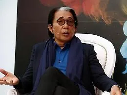 Lo stilista giapponese Kenzo &egrave; morto a Parigi per il covid