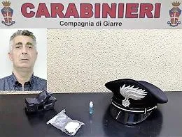 Giarre, la droga nascosta nel vano motore: arrestato