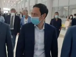 Caos posti Covid in Sicilia, le opposizioni individuano il colpevole: &laquo;Razza vada a casa&raquo;