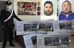 Catania, razziano Smart Tv da camion in sosta: arrestati zio e nipote
